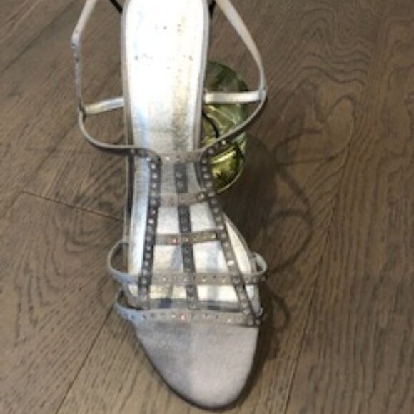 Adrianna Papell  3" Hi Heel Sandals w Rhinestone Pewter Silver Sz 9.5M NWOT - Picture 2 of 4